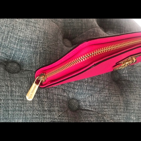 Michael kors wallet - Picture 2 of 5